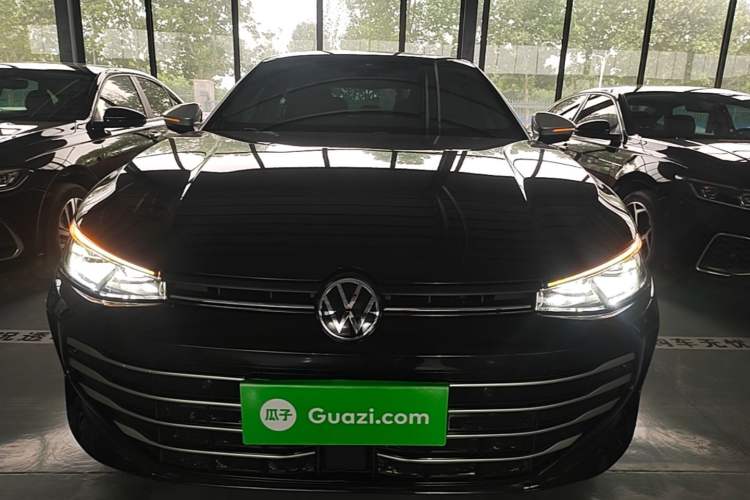 Used Volkswagen Passat 2025 Pro 380TSI Dragon Glory Edition Front