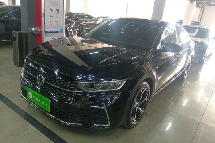 Used Volkswagen Passat 2025 Outstanding Model 380TSI Starry Dragon Glorious Edition Front Left 45 Deg