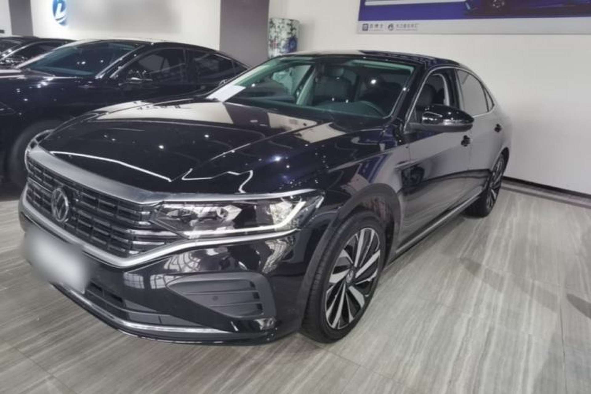 Used Volkswagen Passat 2025 Premium Version 380TSI Dragon Edition Front Left 45 Deg