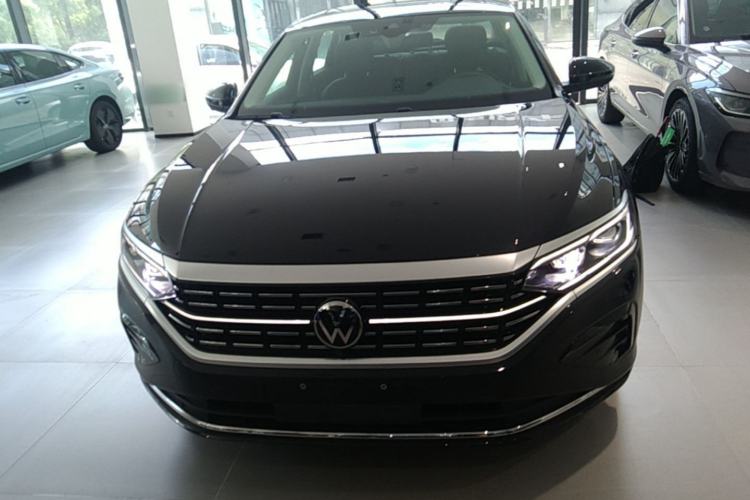 Used Volkswagen Passat 2025 Outstanding Model 380TSI Dragon Glory Edition Front