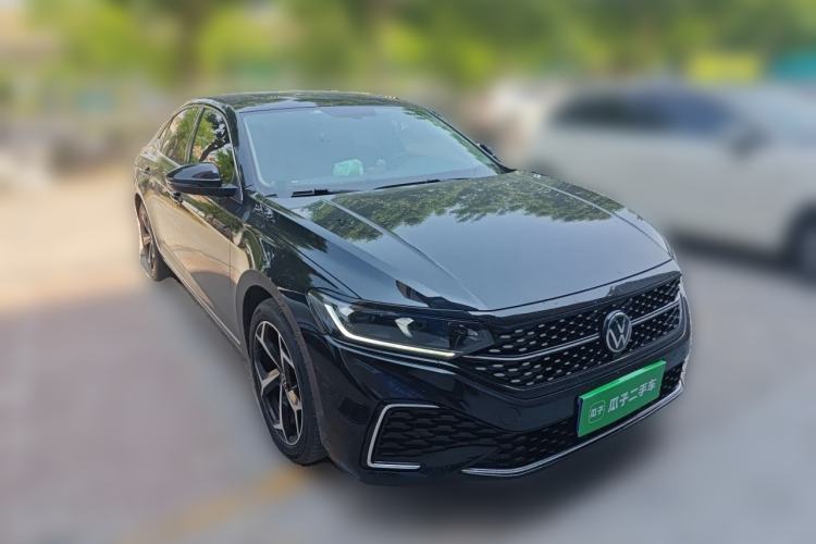 Used Volkswagen Passat 2025 Outstanding Model 380TSI Starry Dragon Edition Front Right 45 Deg