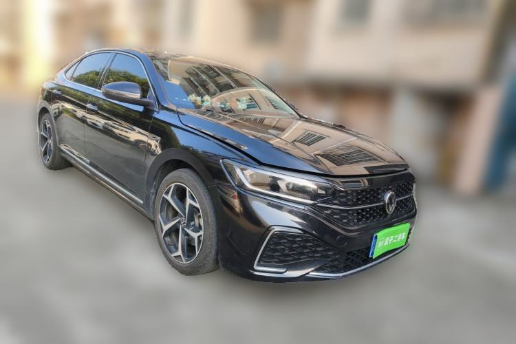Used Volkswagen Passat 2025 Outstanding Model 380TSI Starry Dragon Edition Front Right 45 Deg