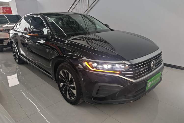 Used Volkswagen Passat 2025 Outstanding Model 280TSI Business Edition Front Right 45 Deg