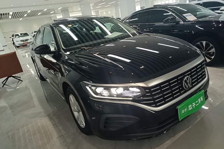 Used Volkswagen Passat 2025 Outstanding Model 280TSI Business Edition Front Right 45 Deg