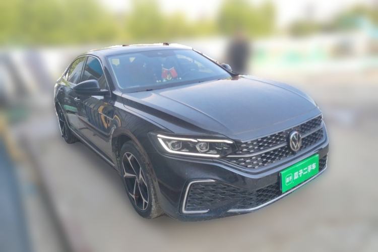 Used Volkswagen Passat 2025 Outstanding Model 380TSI Starry Dragon Glorious Edition Front Right 45 Deg