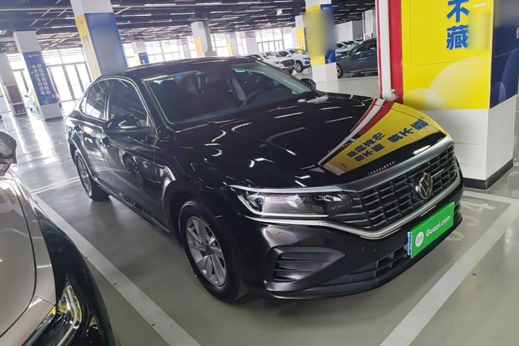 Used Volkswagen Passat 2025 Outstanding Model 280TSI Business Edition Front Right 45 Deg