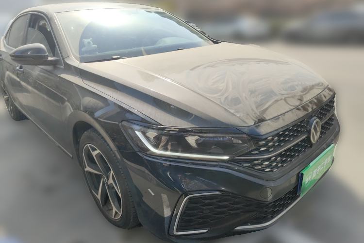 Used Volkswagen Passat 2025 Outstanding Model 380TSI Starry Dragon Edition Front Right 45 Deg