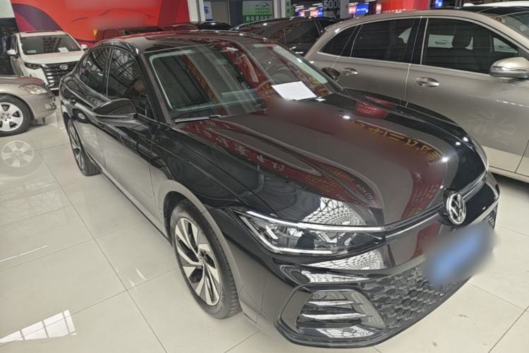 Used Volkswagen Passat 2025 Pro 300TSI Starry Dragon Edition Front Right 45 Deg