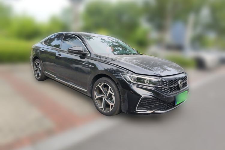 Used Volkswagen Passat 2025 Outstanding Model 380TSI Starry Dragon Glorious Edition Front Right 45 Deg