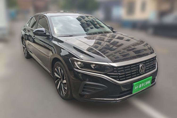 Used Volkswagen Passat 2025 Outstanding Model 330TSI Elite Edition Front Right 45 Deg