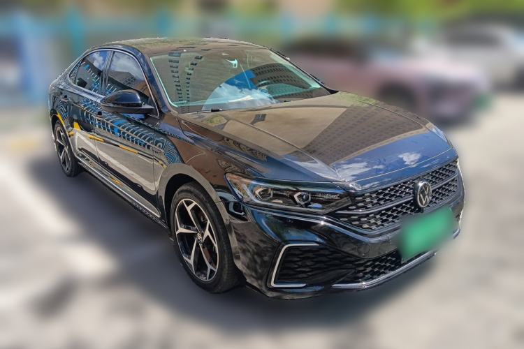 Used Volkswagen Passat 2025 Outstanding Model 380TSI Starry Dragon Glorious Edition Front Right 45 Deg