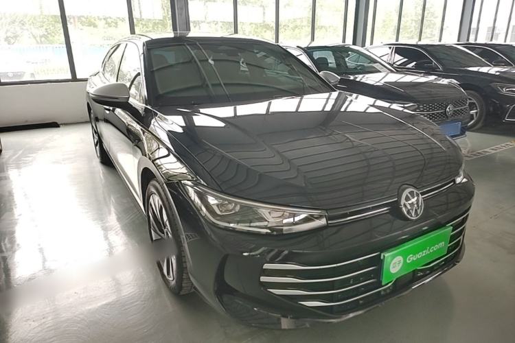 Used Volkswagen Passat 2025 Pro 380TSI Dragon Glory Edition Front Right 45 Deg