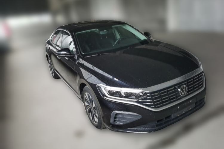 Used Volkswagen Passat 2025 Outstanding Model 280TSI Business Edition Front Right 45 Deg