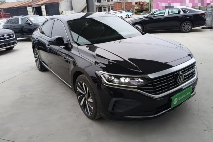 Used Volkswagen Passat 2025 Premium Version 380TSI Dragon Edition Front Right 45 Deg