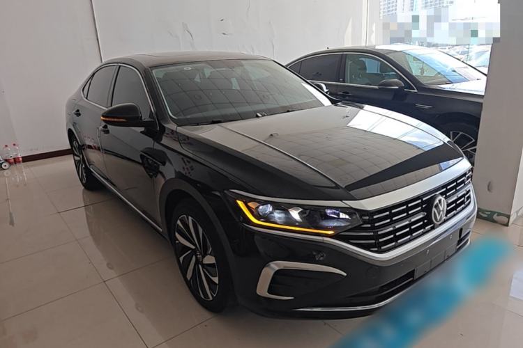 Used Volkswagen Passat 2025 Premium Version 380TSI Dragon Edition Front Right 45 Deg