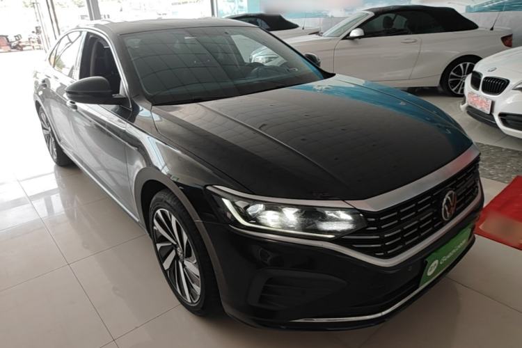Used Volkswagen Passat 2025 Premium Version 380TSI Dragon Edition Front Right 45 Deg