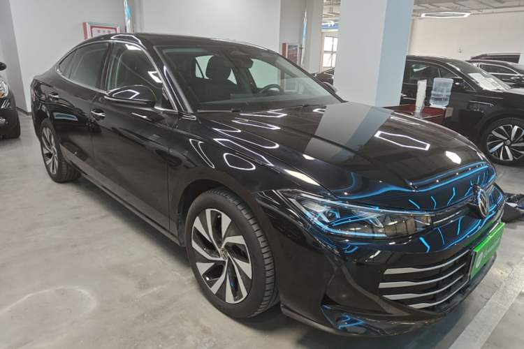 Used Volkswagen Passat 2025 Pro 380TSI Dragon Glory Edition Front Right 45 Deg