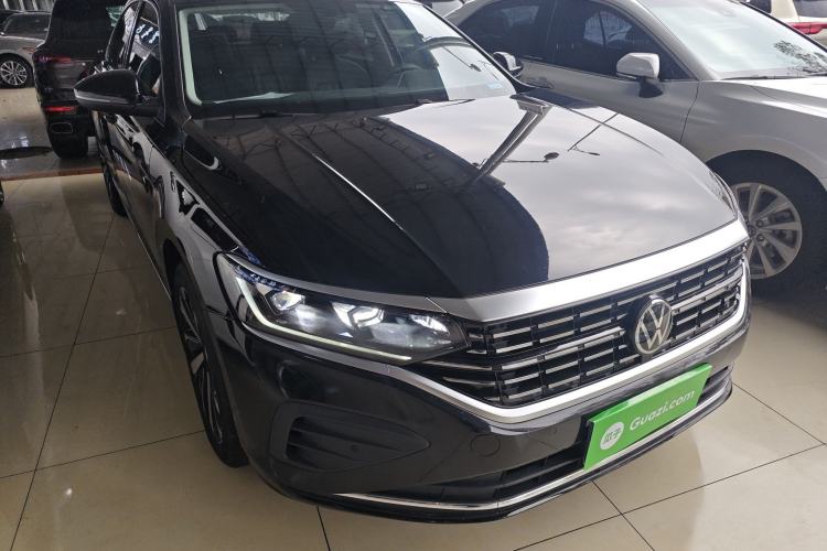 Used Volkswagen Passat 2025 Premium Version 380TSI Dragon Edition Front Right 45 Deg