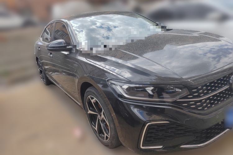 Used Volkswagen Passat 2025 Outstanding Model 380TSI Starry Dragon Edition Front Right 45 Deg