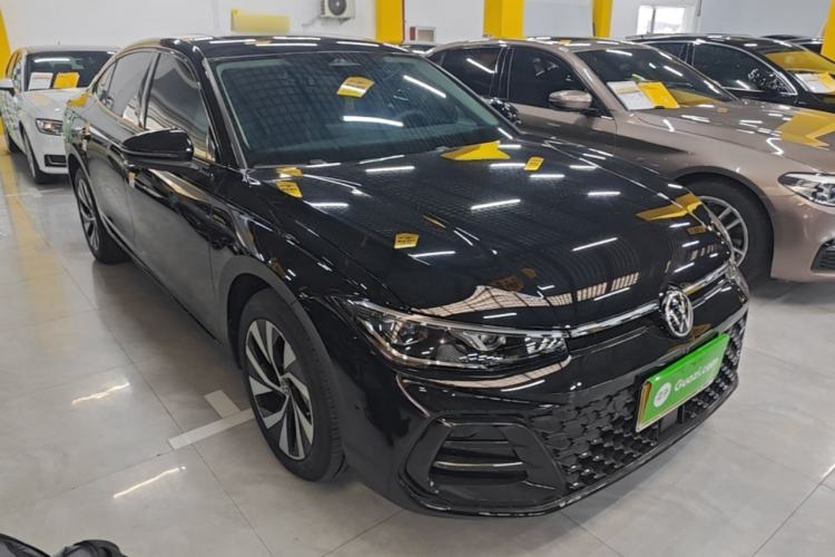 Used Volkswagen Passat 2025 Pro 380TSI Starry Dragon Edition Front Right 45 Deg