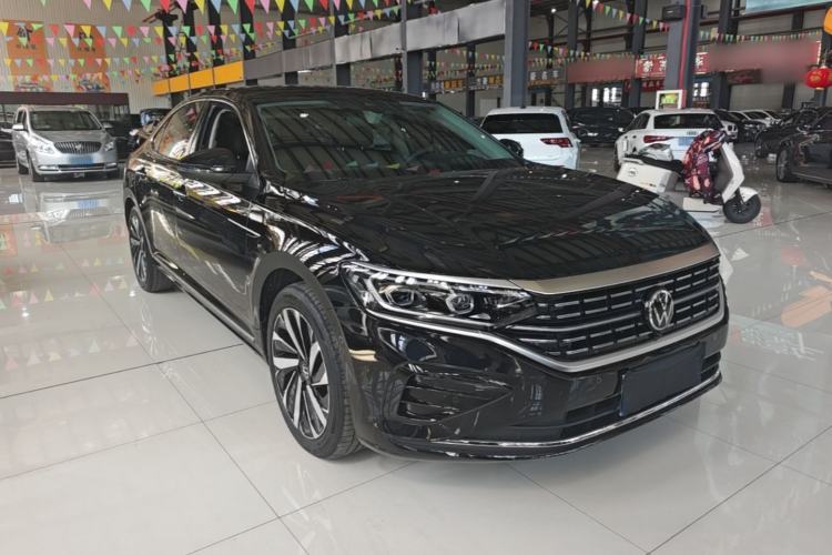 Used Volkswagen Passat 2025 Outstanding Model 380TSI Dragon Glory Edition Front Right 45 Deg