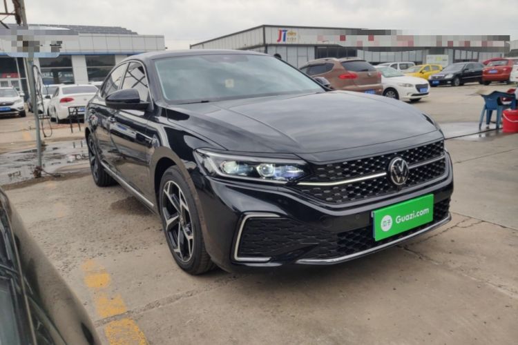 Used Volkswagen Passat 2025 Outstanding Model 380TSI Starry Dragon Glorious Edition Front Right 45 Deg
