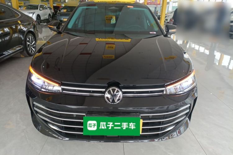 Used Volkswagen Passat 2025 Pro 380TSI Dragon Glory Edition Front