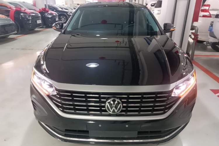 Used Volkswagen Passat 2025 Premium Version 380TSI Dragon Edition Front