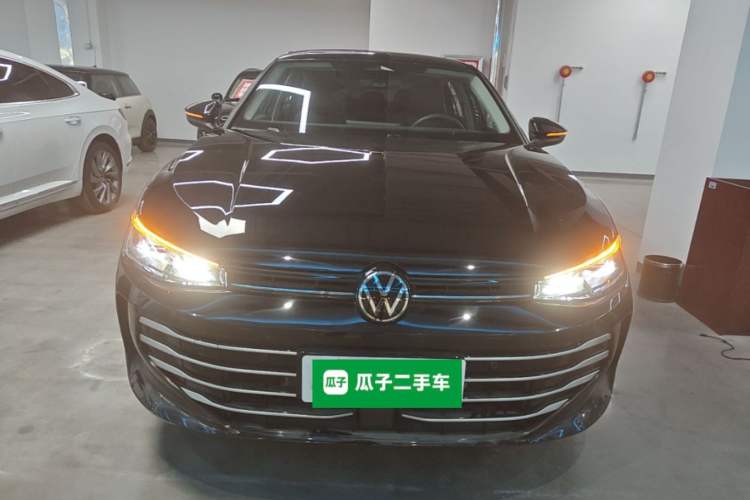 Used Volkswagen Passat 2025 Pro 380TSI Dragon Glory Edition Front