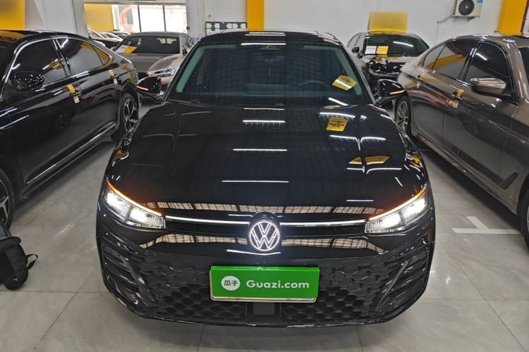 Used Volkswagen Passat 2025 Pro 380TSI Starry Dragon Edition Front