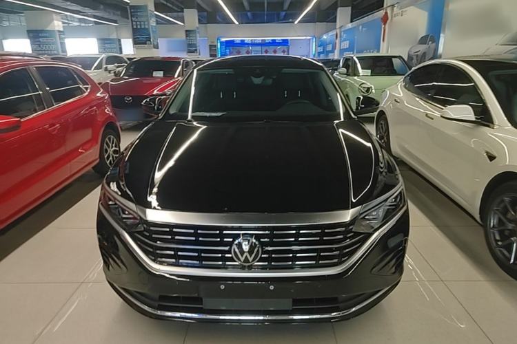 Used Volkswagen Passat 2025 Outstanding Model 380TSI Dragon Glory Edition Front