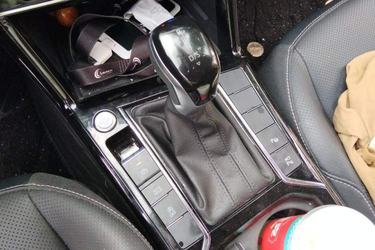 Used Volkswagen Passat 2025 Outstanding Model 380TSI Dragon Glory Edition Gear Lever
