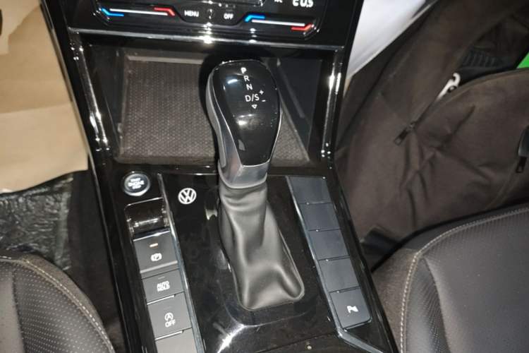 Used Volkswagen Passat 2025 Outstanding Model 380TSI Starry Dragon Edition Gear Lever