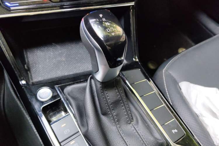 Used Volkswagen Passat 2025 Outstanding Model 380TSI Starry Dragon Edition Gear Lever