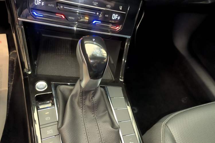 Used Volkswagen Passat 2025 Outstanding Model 380TSI Starry Dragon Edition Gear Lever