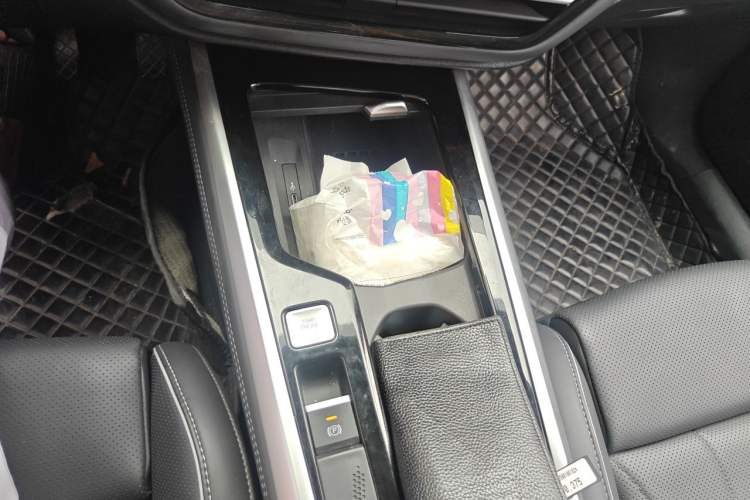 Used Volkswagen Passat 2025 Pro 380TSI Dragon Supreme Edition Gear Lever