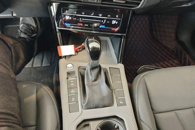 Used Volkswagen Passat 2025 Outstanding Model 380TSI Starry Dragon Edition Gear Lever