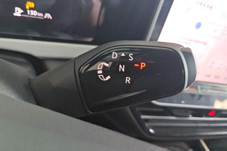 Used Volkswagen Passat 2025 Pro 380TSI Starry Dragon Edition Gear Lever