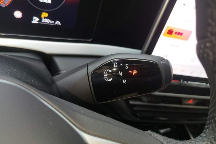 Used Volkswagen Passat 2025 Pro 380TSI Dragon Glory Edition Gear Lever