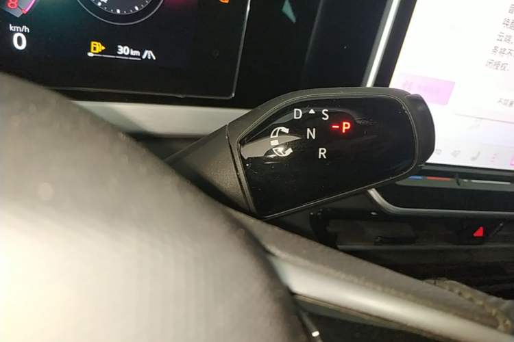 Used Volkswagen Passat 2025 Pro 380TSI Dragon Glory Edition Gear Lever