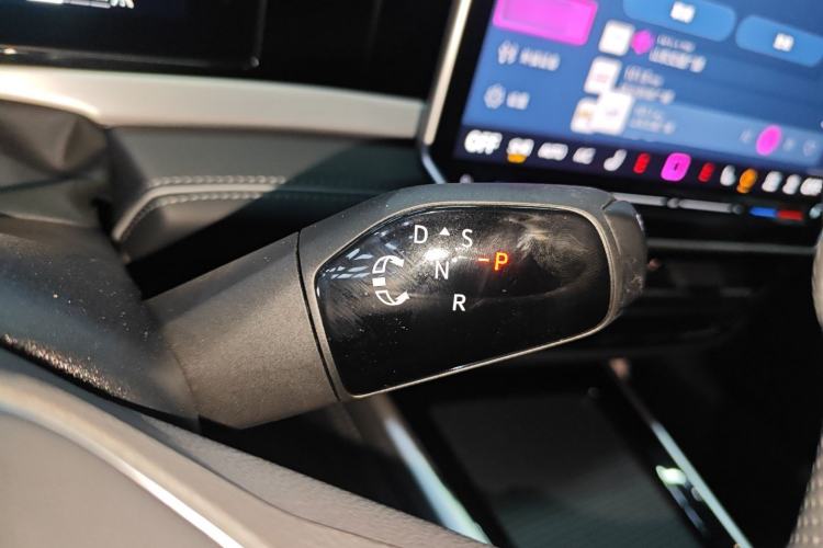 Used Volkswagen Passat 2025 Pro 380TSI Dragon Glory Edition Gear Lever