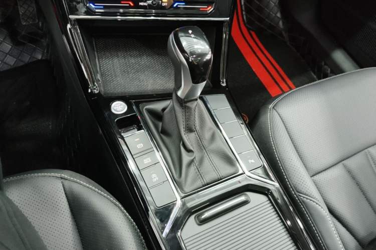 Used Volkswagen Passat 2025 Outstanding Model 330TSI Starry Elite Edition Gear Lever