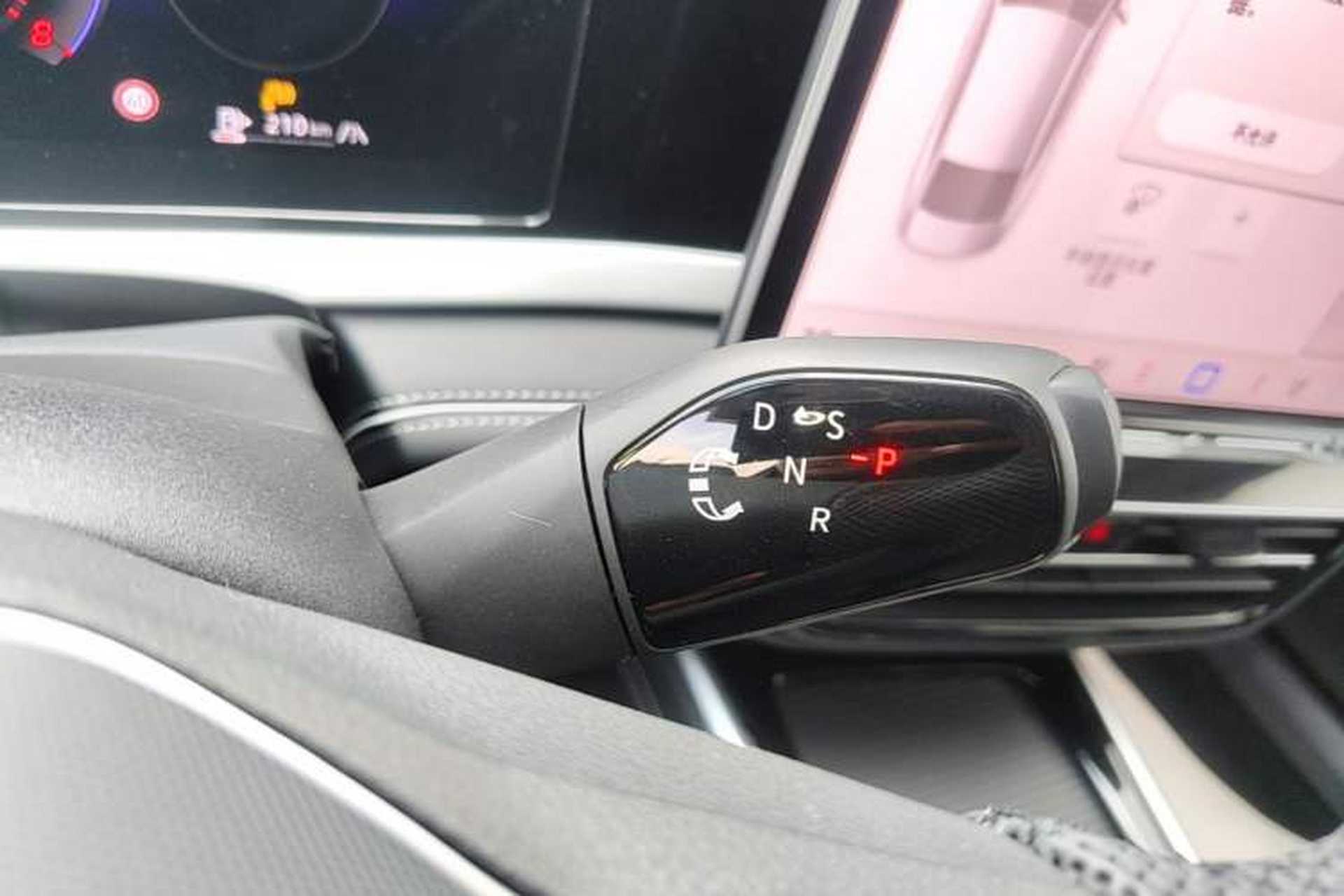 Used Volkswagen Passat 2025 Pro 380TSI Dragon Supreme Edition Gear Lever