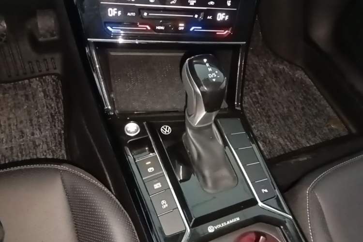 Used Volkswagen Passat 2025 Outstanding Model 380TSI Starry Dragon Edition Gear Lever