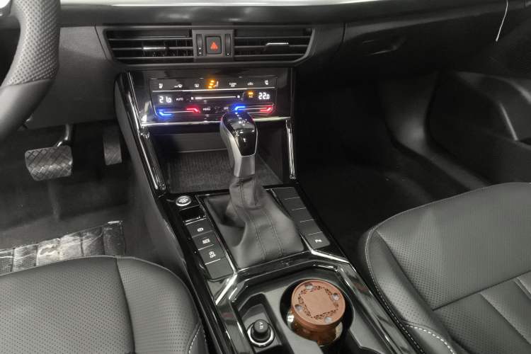 Used Volkswagen Passat 2025 Premium Version 380TSI Dragon Edition Gear Lever