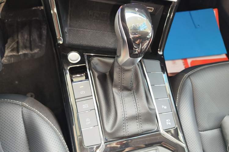 Used Volkswagen Passat 2025 Outstanding Model 380TSI Dragon Glory Edition Gear Lever