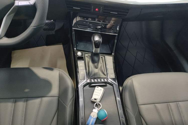 Used Volkswagen Passat 2025 Outstanding Model 380TSI Starry Dragon Edition Gear Lever