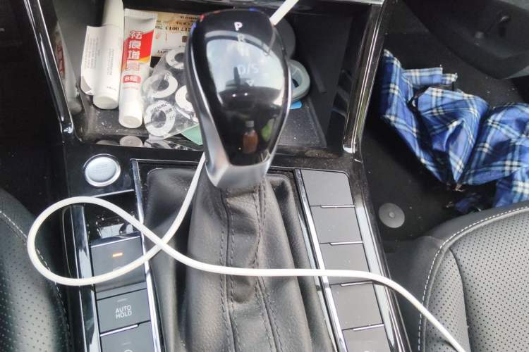 Used Volkswagen Passat 2025 Premium Version 380TSI Dragon Edition Gear Lever