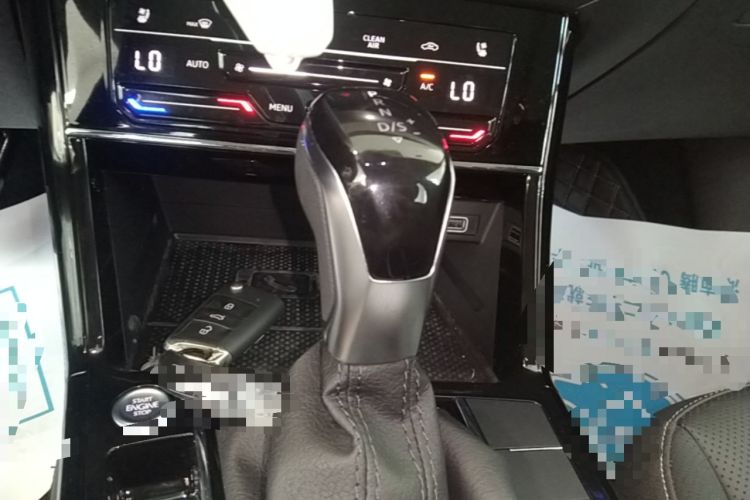 Used Volkswagen Passat 2025 Outstanding Model 380TSI Dragon Glory Edition Gear Lever