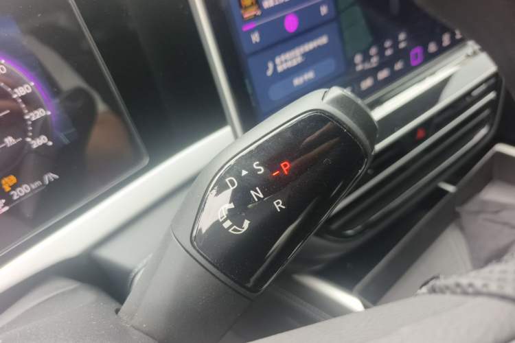 Used Volkswagen Passat 2025 Pro 380TSI Starry Dragon Luxury Edition Gear Lever